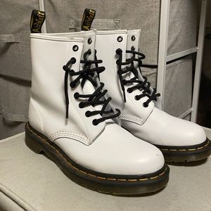 White doc martins! Size 8. Fit perfectly, worn once or twice